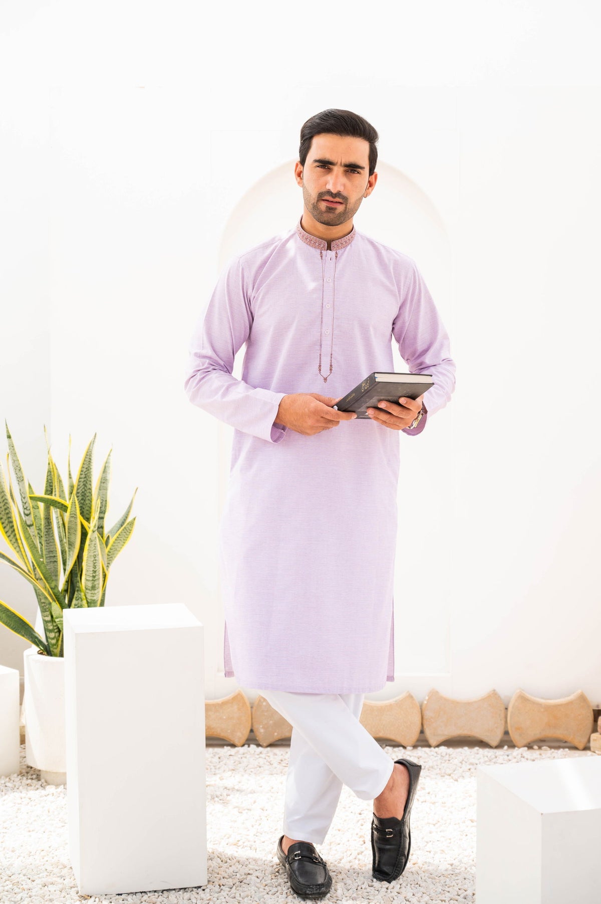 Lavender Embroidered Kurta - The Axis Clothing